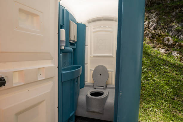 Best Construction site porta potty rental  in Meridian Village, CO